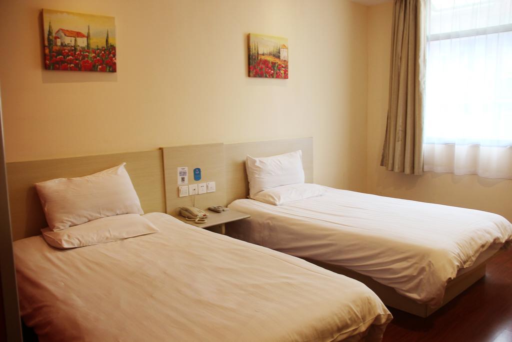 Hanting Hotel Shanghai Hongqiao Railway Station Huqingping Highway Camera foto