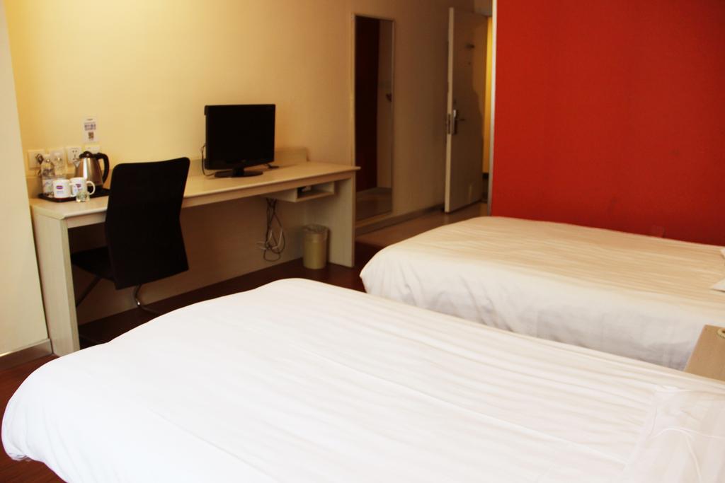 Hanting Hotel Shanghai Hongqiao Railway Station Huqingping Highway Esterno foto