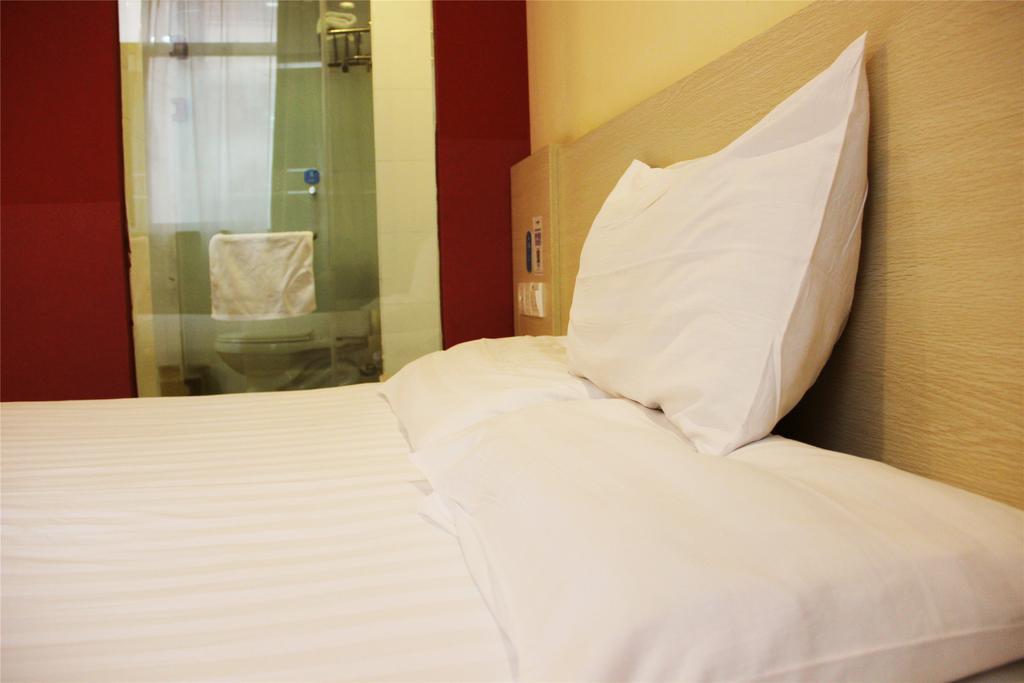 Hanting Hotel Shanghai Hongqiao Railway Station Huqingping Highway Esterno foto